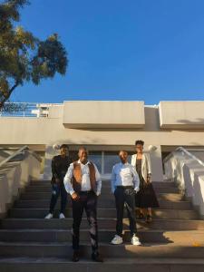 非洲年轻人组队来武汉学直播，这些产品最受非洲欢迎