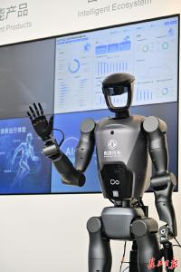 东风汽车“人形机器人”明年上岗