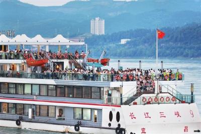 长江宜昌段水上客渡运量创新高  较去年国庆假期增长超10万人次