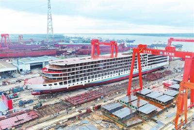 首艘长江省际度假游轮在枝江顺利吉水