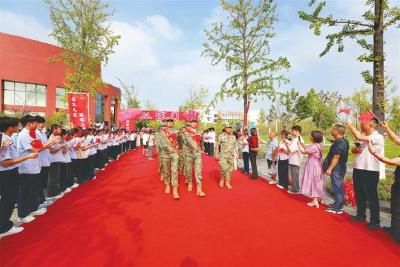 宜昌城区200余名新兵启程赴军营