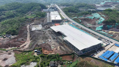 长阳经济开发区三成干部“直奔工地”成常态—— 从“坐等上门”到“敲门服务”