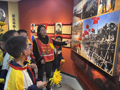 尚美先锋祭忠魂 薪火相传励少年 ——隆中路小学“清明祭英烈”主题活动