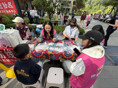 微光汇聚 幸福同行——金斗山社区“商户集市”暖心开市，服务、趣味、健康一站式送达