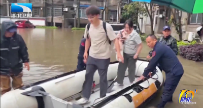 迎战强降雨 | 荆州公安：水泵开足马力 群众高效转移