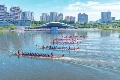 全国龙舟大联动宜昌市龙舟联赛鸣锣开赛  14支龙舟队上演“速度与激情”
