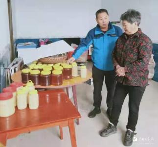 “我的朋友圈就是贫困户的小微店”
