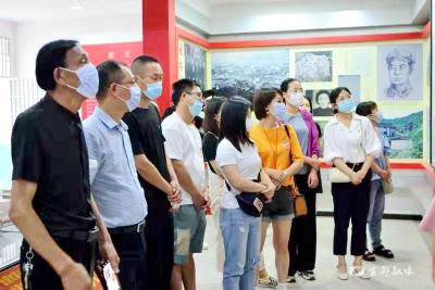 宜都网络人士开展“锐眼看宜都”庆祝建党100周年