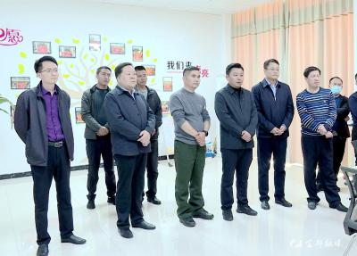 西藏加查县党政代表团来我市考察交流