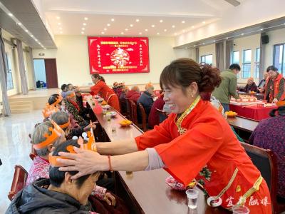 “文明花”开生日会