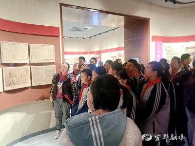 杨守敬中学：档案馆里追寻红色记忆