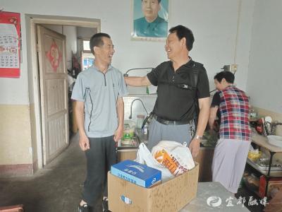 特困对象拾金不昧 退役军人感恩有义