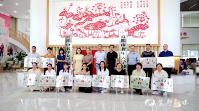 我市14所乡镇(街道)、社区(村)老年学校集中授牌