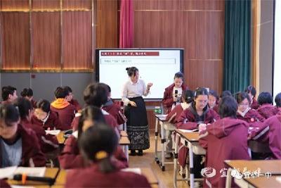 【三峡宜昌网】众行致远 研思同行——宜都一中承办宜昌市中小学幼儿园第三届高中政治教研节