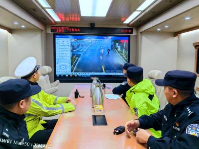 奔跑有风 一路有“警”