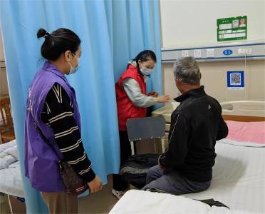 首例医护照料服务在宜“开花” ——宜都市社会救助改革成效初显