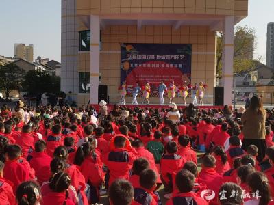 “戏曲进校园”走进实验小学