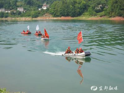 一人落水，多支队伍救援……