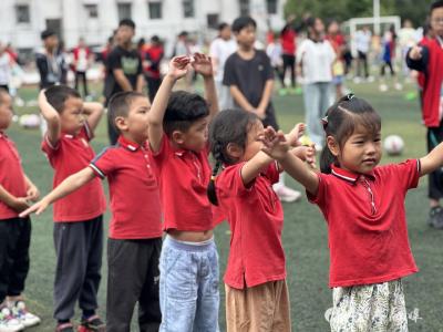 走呀，“趣”做小学生！