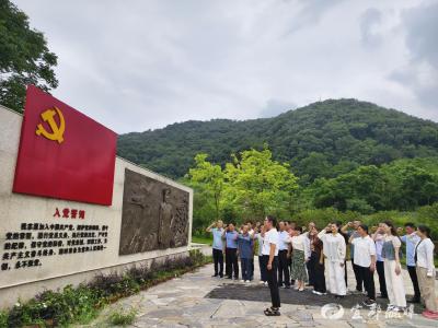 参观红色基地 筑牢信仰之基