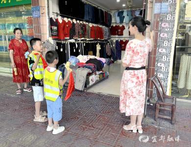 宜都街头，60名“小萌管”上岗～