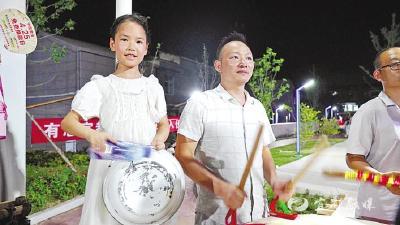 【荆楚网】“村晚”“村BA”“村歌赛”…… 乡村夜晚热辣滚烫