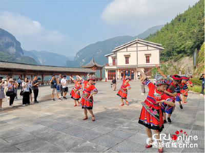 【国际在线】赏清江画卷 品三峡千古情 海外嘉宾在宜昌开启文化体验之旅