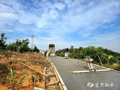 机耕路“毛坯”变“精装”，打通生产“最后一公里”