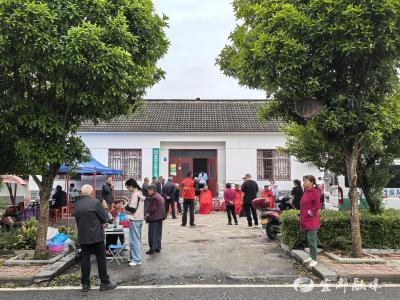 这个“集”，赶得好：体检、拍照、理发全免费！