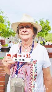 外国游客饱览荆山楚水、体验真实中国：我们像在一幅山水画里航行