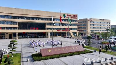 市人民医院举行升旗仪式庆祝第114个国际护士节