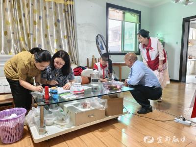 “一站式”服务入户！居民幸福在家“签收”