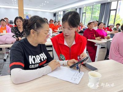 一堂手机课，为银龄托起“智享潮生活”
