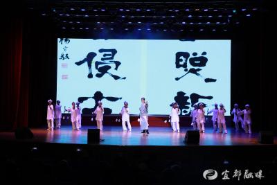 笔走龙蛇剑生风：墨韵太极《大美宜都》在宜昌赢得满堂彩