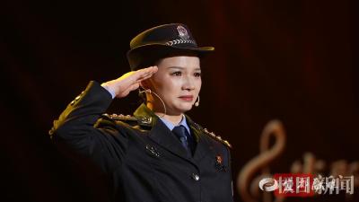“抗洪精神”永传承！救人民警王明华和“抱树女孩”江珊还原历史瞬间