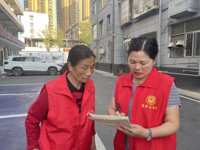 幸福家园里的“铁娘子”