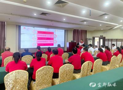 夏令营开营先练“救命招”！红十字会急救培训护安全