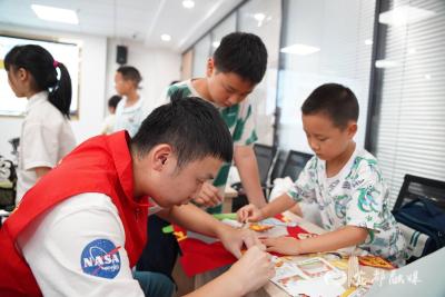 皮影戏初体验，让30余名新少年爱上“老手艺”