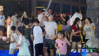 【荆楚网】宜都鲟龙水街夏夜狂欢再升级