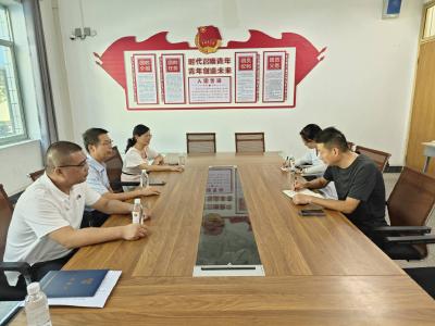 健康副校长巡查指导学校秋季开学卫生工作