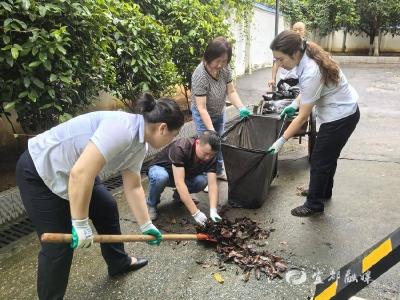 【湖北日报】积极应对强降雨 巡查到位守安全