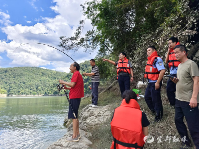 “禁渔”巡查再出击！聂家河镇织密渔洋河生态防护网