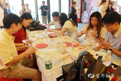 七夕“证”幸福！湖北宜都16对新人集体领证话传承