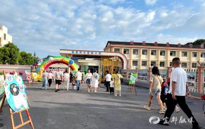 全市中小学校、幼儿园迎来秋季开学