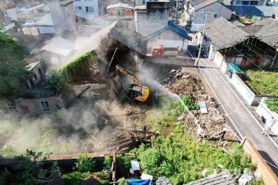 “疙瘩地”变停车场，纪检监督添保障