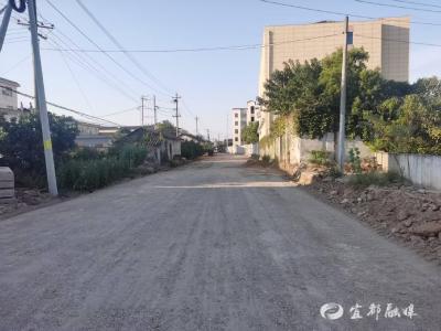 扩建冲刺进行时，中坪路北段十月将告别拥堵颠簸
