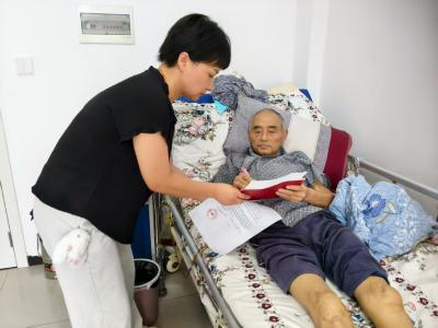 窗口“搬”进养老院 难题“签”出暖心间
