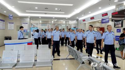 全省车驾管业务培训班来宜都开展现场观摩学习