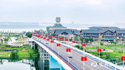 宜都：满城“中国红” 喜迎国庆节