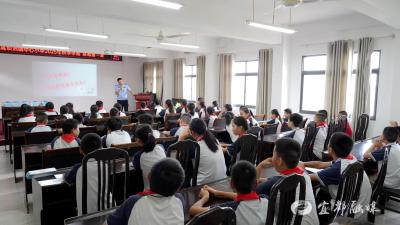 筑牢青春防毒墙 宜都公安开展禁毒主题宣教活动